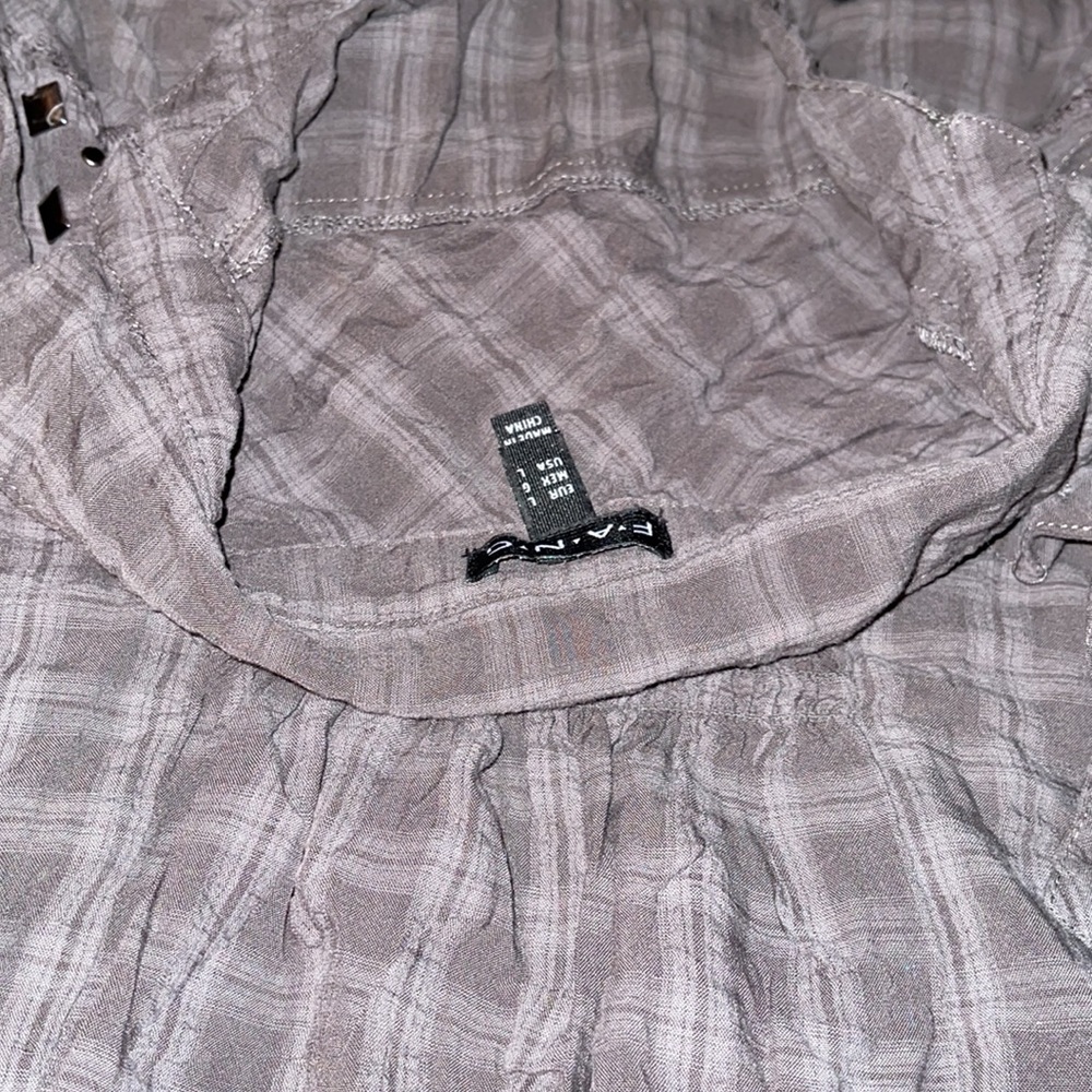 3/4 button down top - Picture 3 of 4